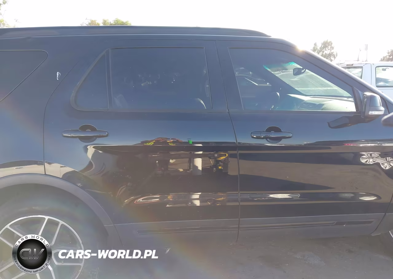 2016 Ford Explorer Sport VIN:1FM5K8GT3GGC12905 - 13