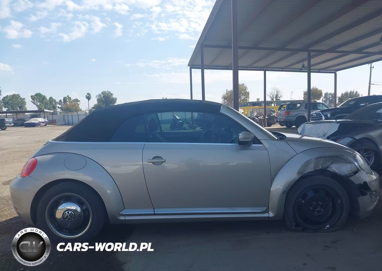 2015 Volkswagen Beetle 1.8T Classic VIN:3VW517AT0FM809814 - 13
