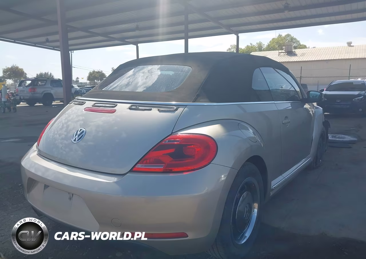 2015 Volkswagen Beetle 1.8T Classic VIN:3VW517AT0FM809814 - 4