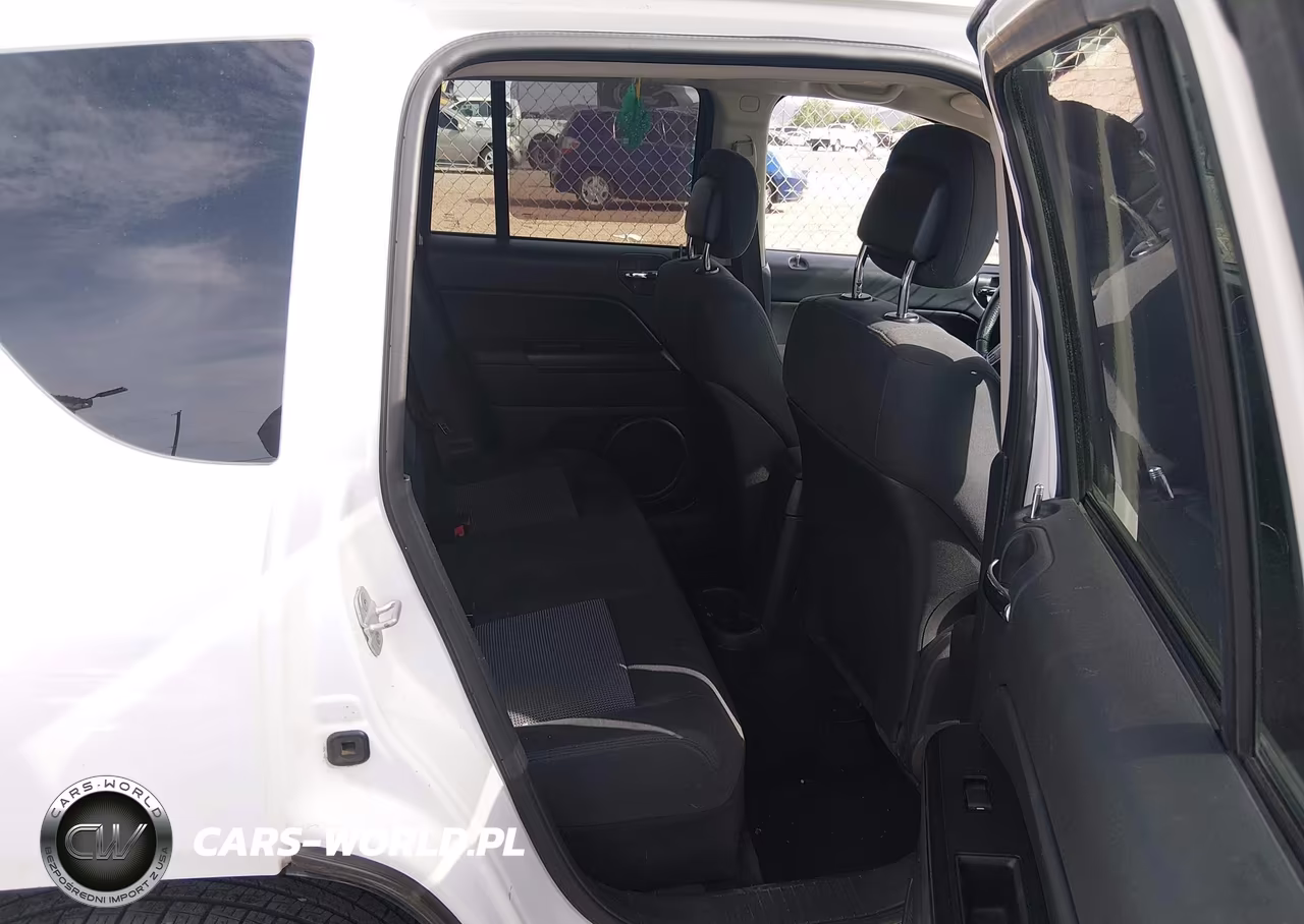2012 Jeep Compass Latitude VIN:1C4NJCEA7CD684158 - 8