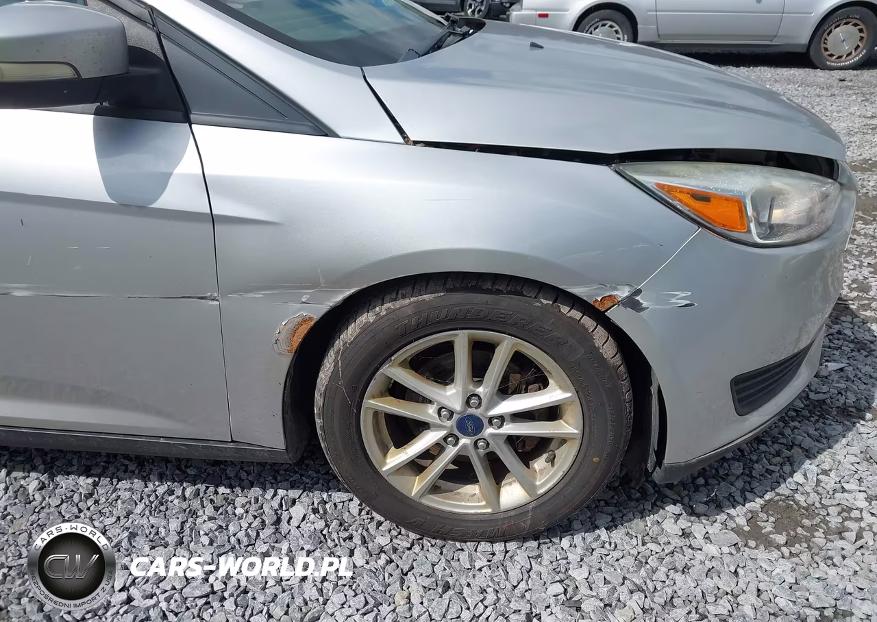 2016 Ford Focus Se VIN:1FADP3F28GL296407 - 6