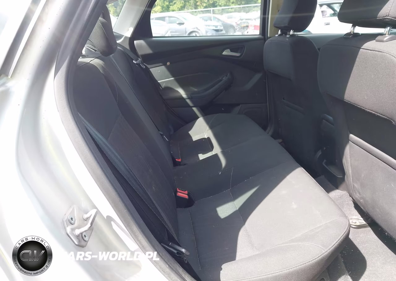 2016 Ford Focus Se VIN:1FADP3F28GL296407 - 8