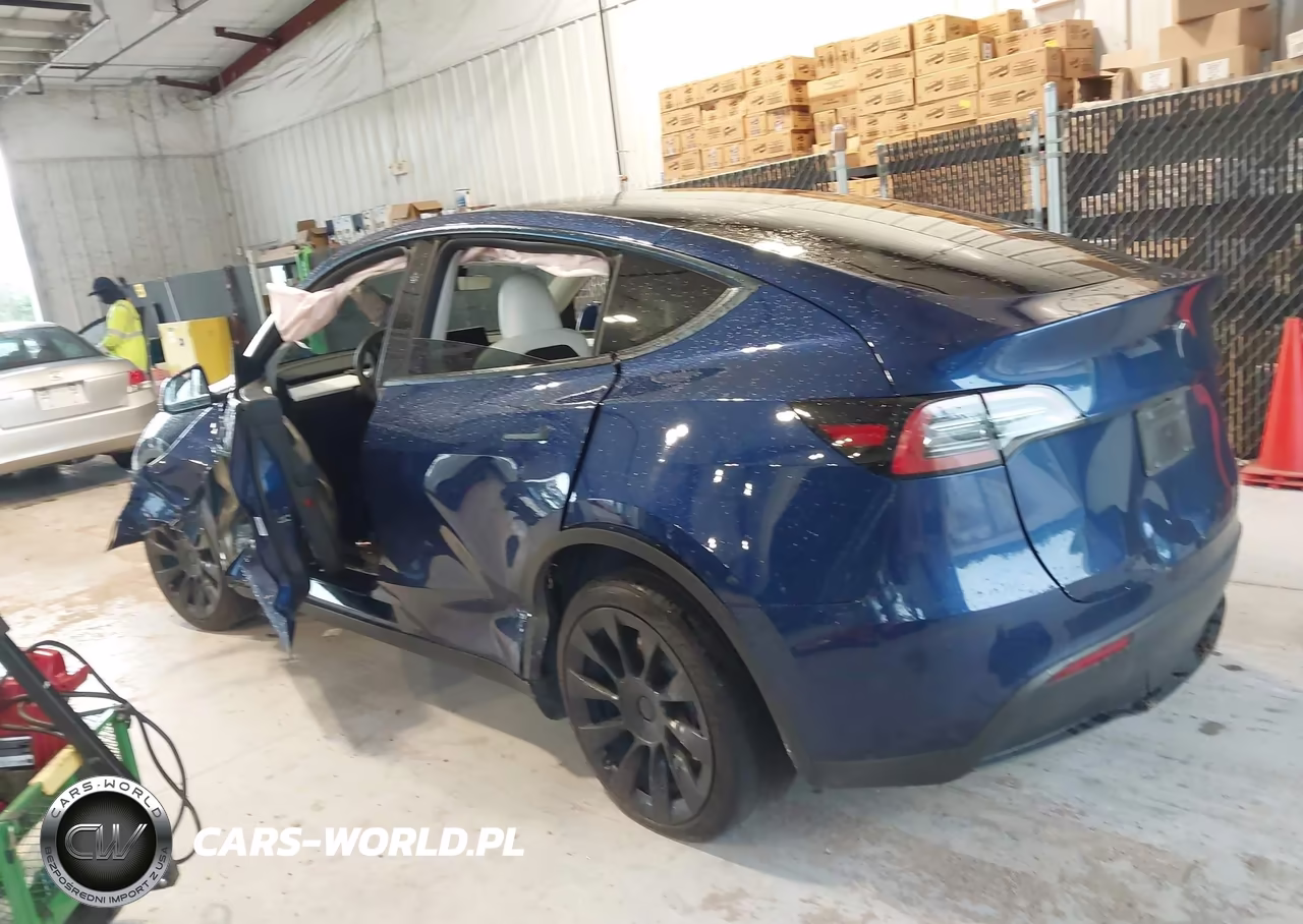 2024 Tesla Model Y Long Range Single Motor Rear-Wheel Drive-Rwd VIN:7SAYGDED9RF101475 - 3