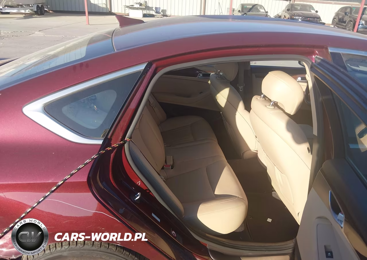 2016 Hyundai Genesis 3.8 VIN:KMHGN4JE2GU137604 - 8
