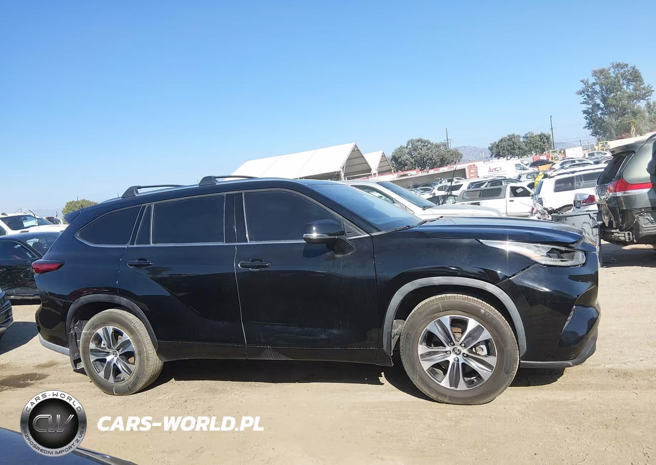 2021 Toyota Highlander Xle VIN:5TDHZRAHXMS047878 - 13