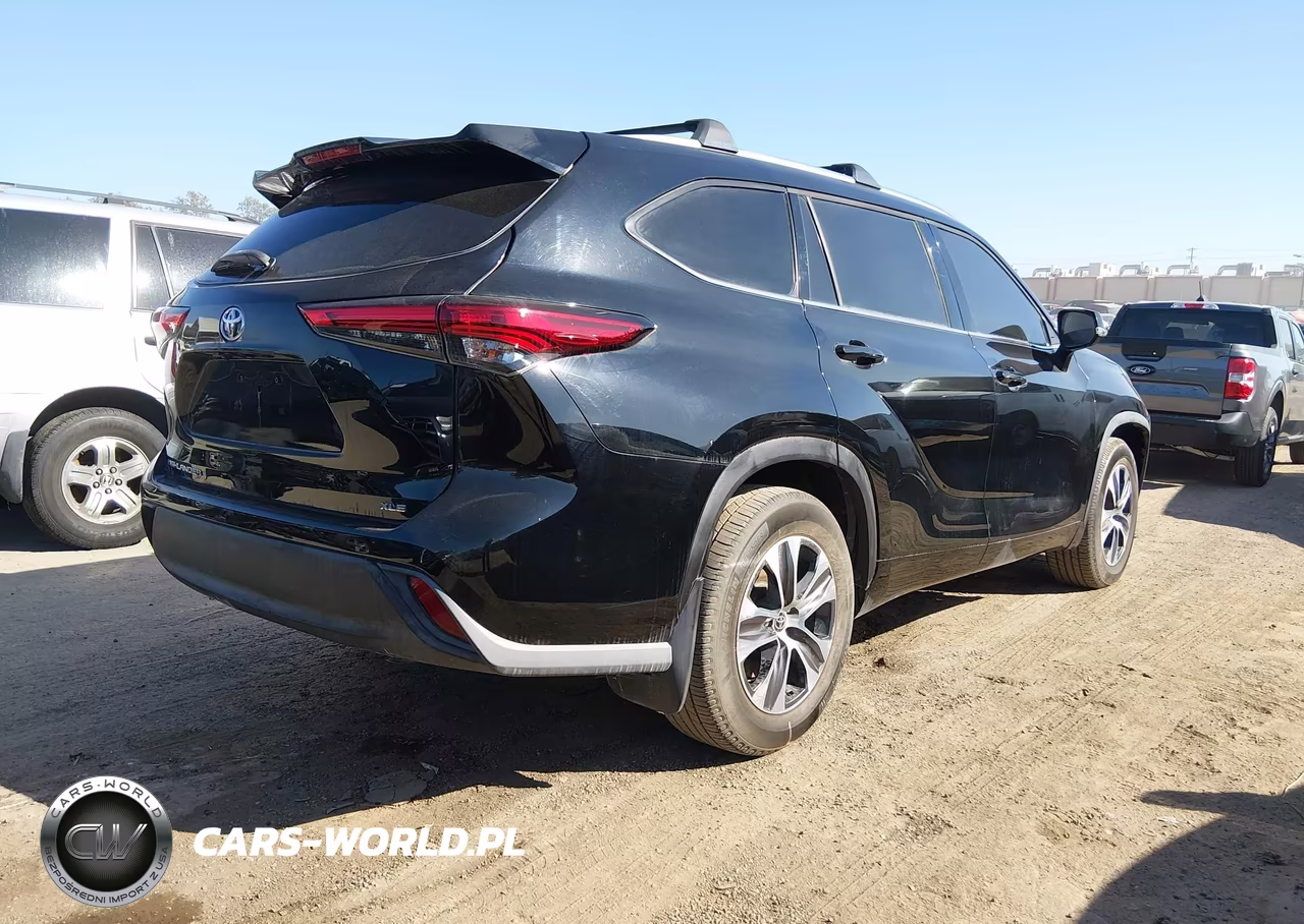 2021 Toyota Highlander Xle VIN:5TDHZRAHXMS047878 - 4