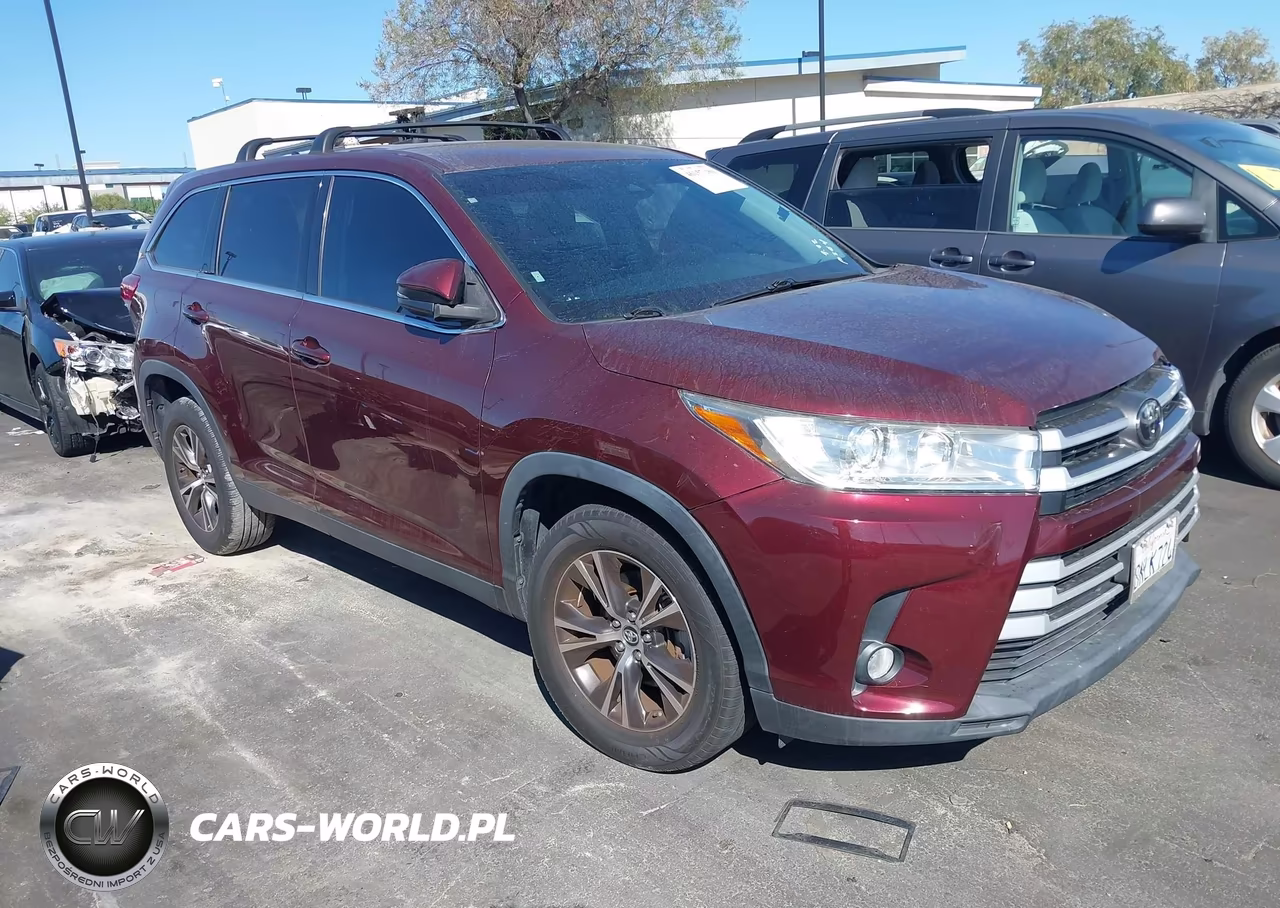 2019 Toyota Highlander Le Plus VIN:5TDZZRFH8KS362866 - 1