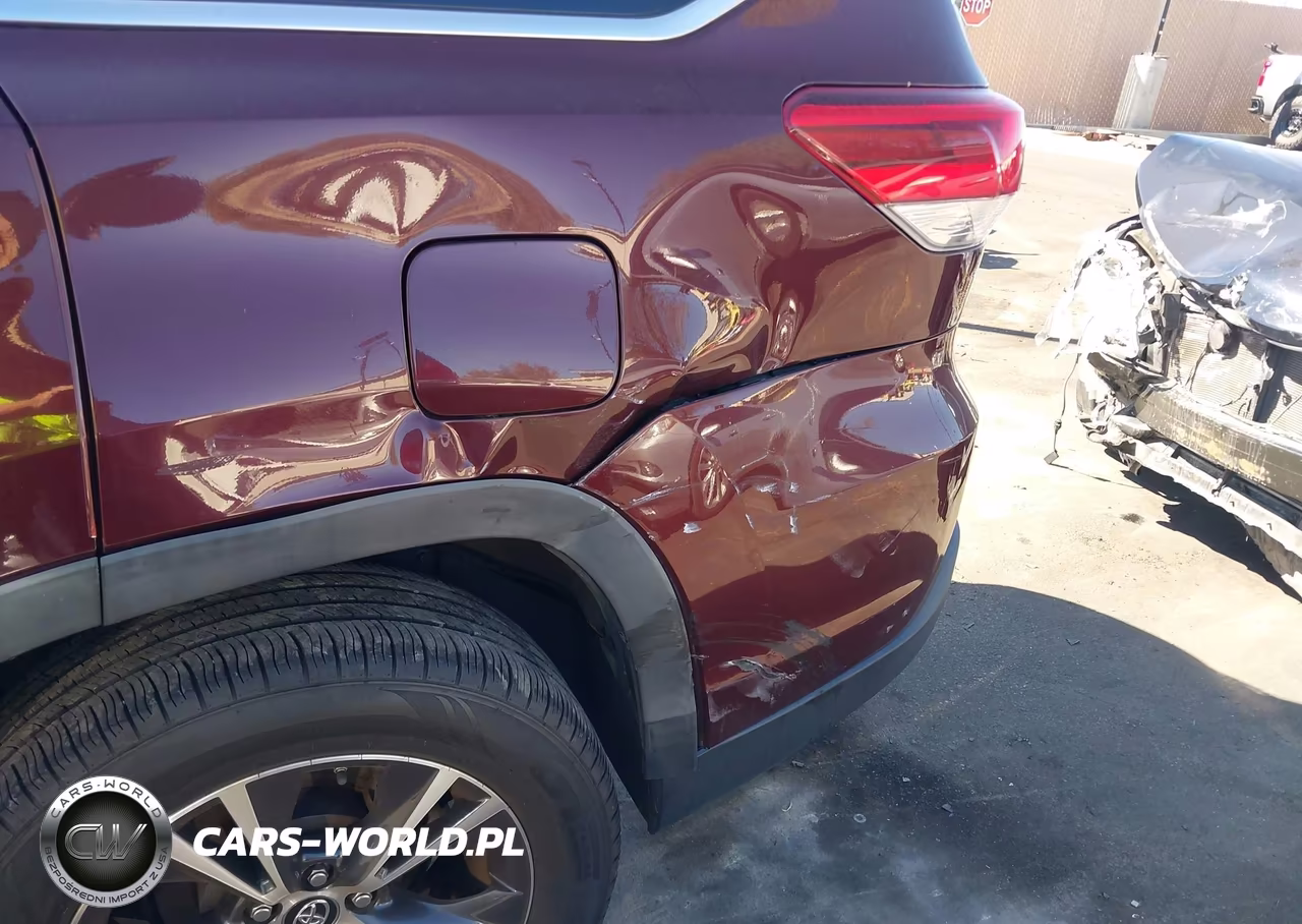 2019 Toyota Highlander Le Plus VIN:5TDZZRFH8KS362866 - 12