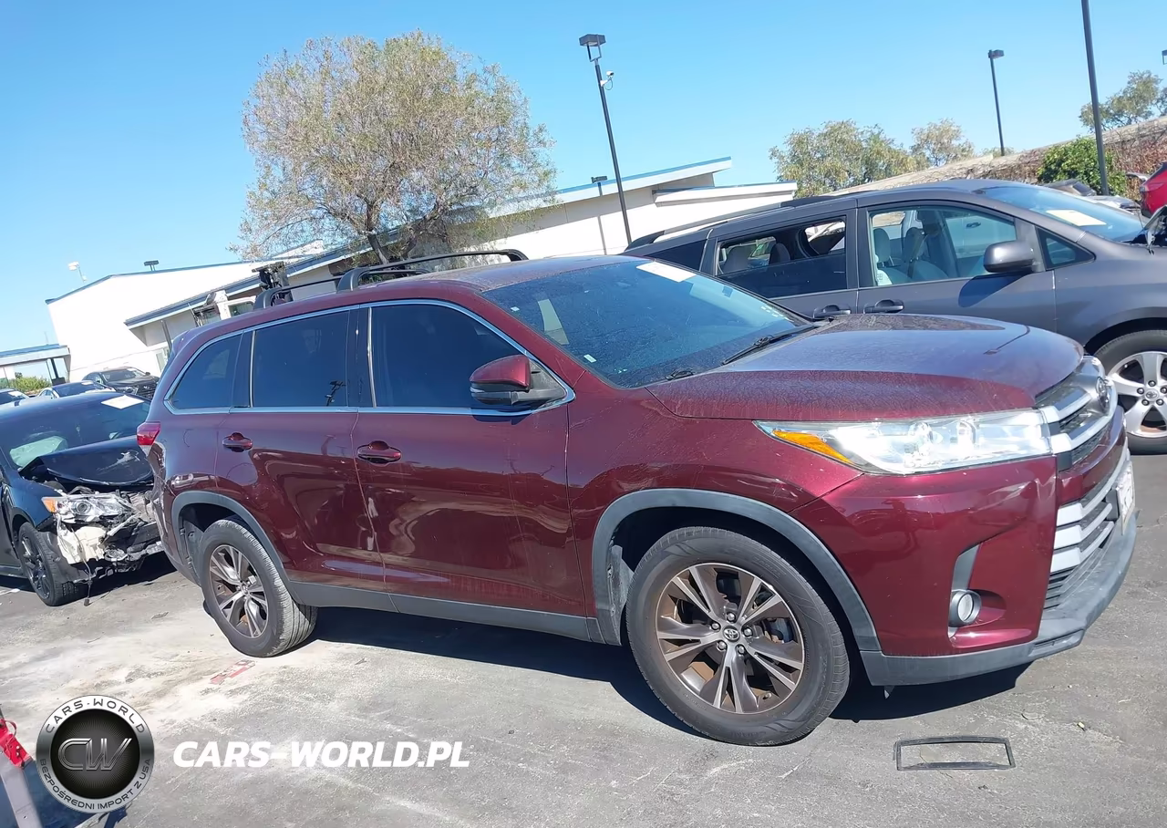 2019 Toyota Highlander Le Plus VIN:5TDZZRFH8KS362866 - 14