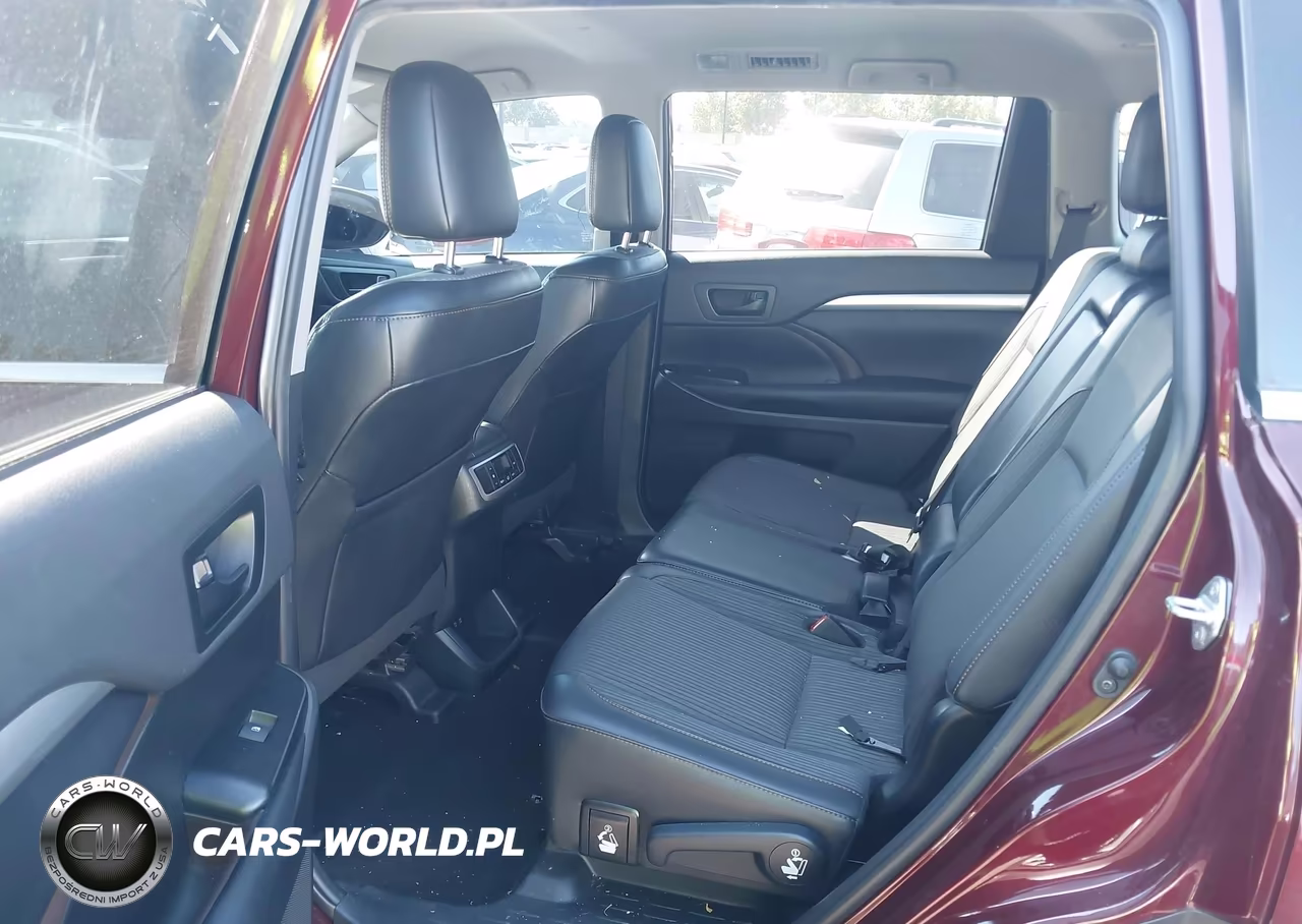 2019 Toyota Highlander Le Plus VIN:5TDZZRFH8KS362866 - 8