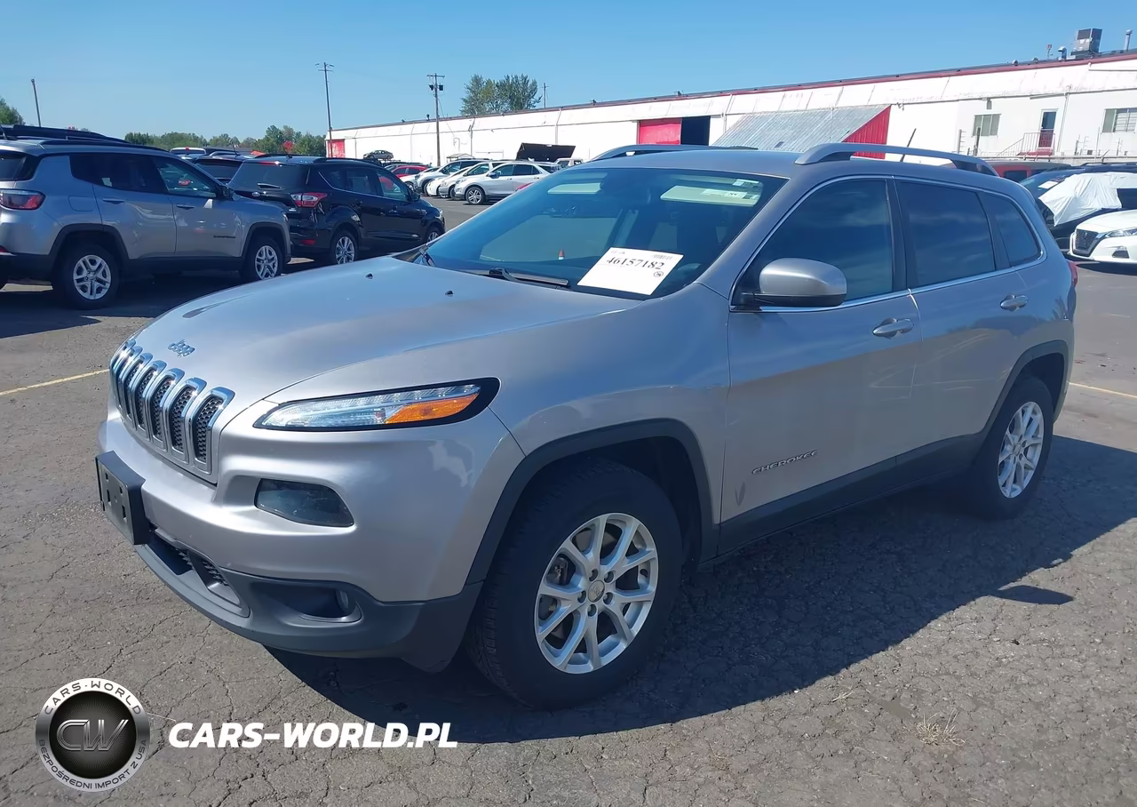 2018 Jeep Cherokee Latitude 4X4 VIN:1C4PJMCB2JD528584 - 2