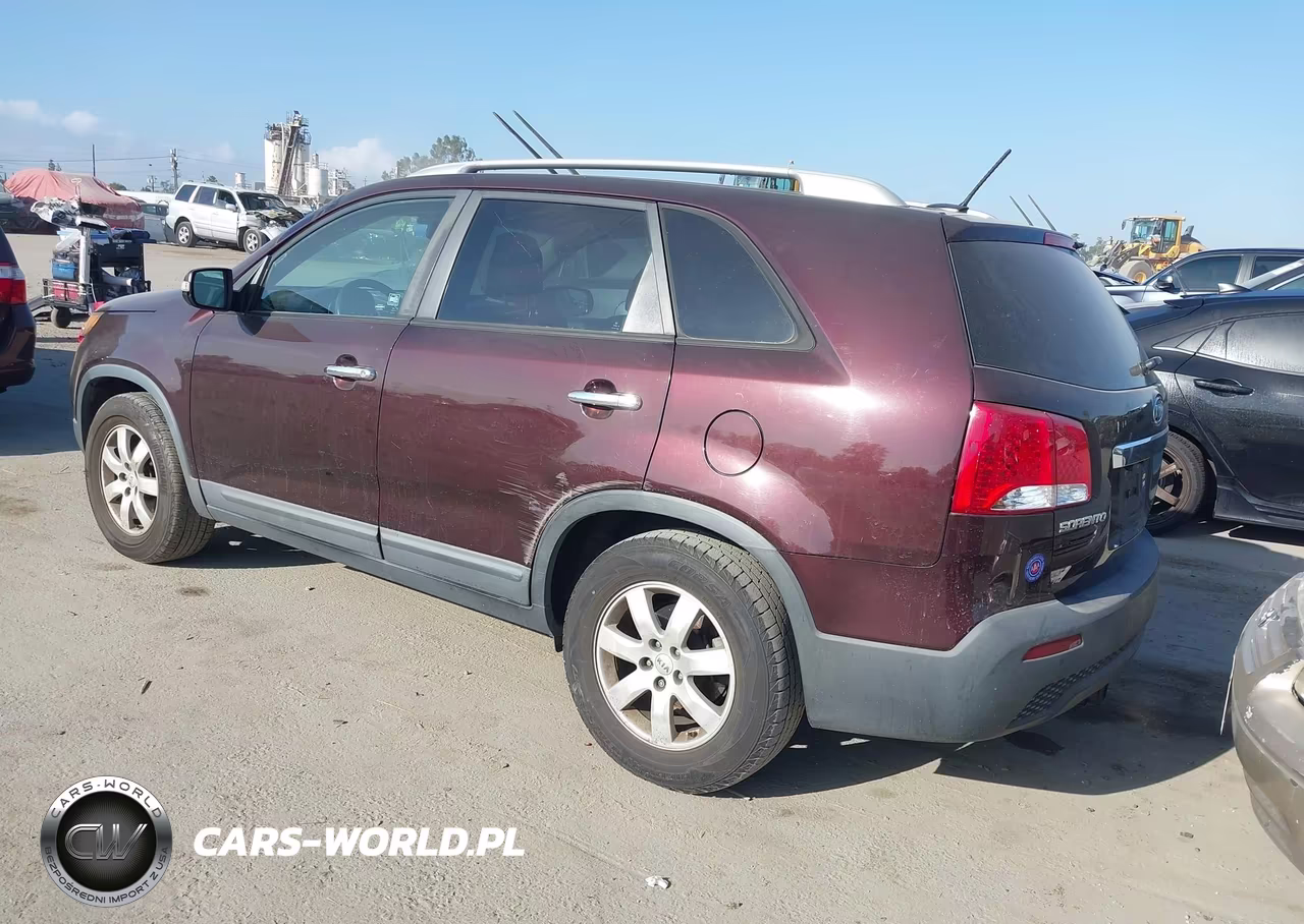 2012 Kia Sorento Lx VIN:5XYKT4A61CG230347 - 3