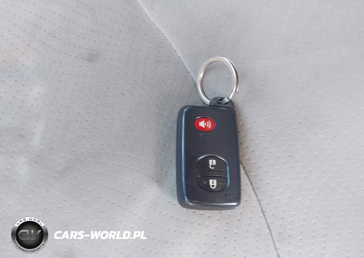 2011 Toyota Prius Two VIN:JTDKN3DU1B1369178 - 11