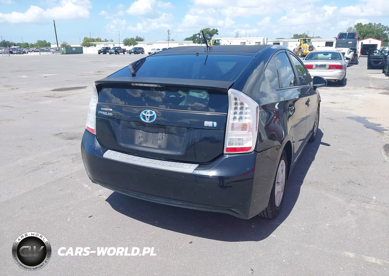 2011 Toyota Prius Two VIN:JTDKN3DU1B1369178 - 4