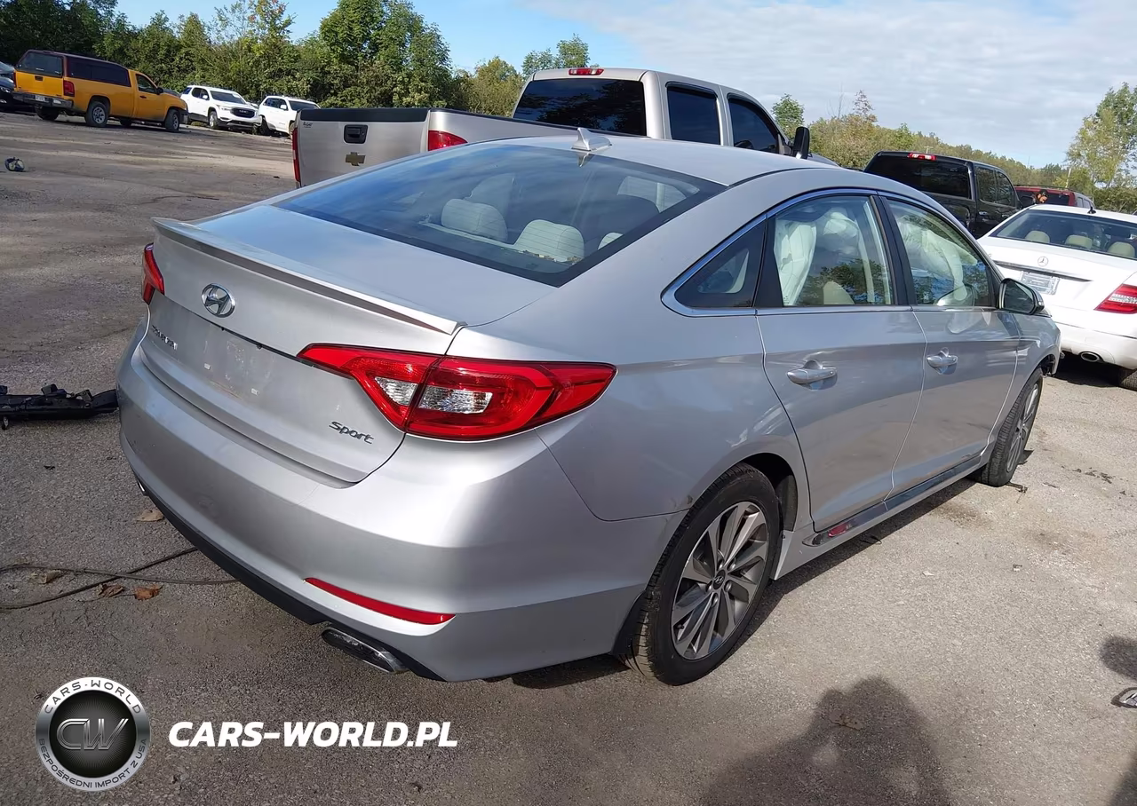 2015 Hyundai Sonata Sport VIN:5NPE34AF7FH099287 - 4