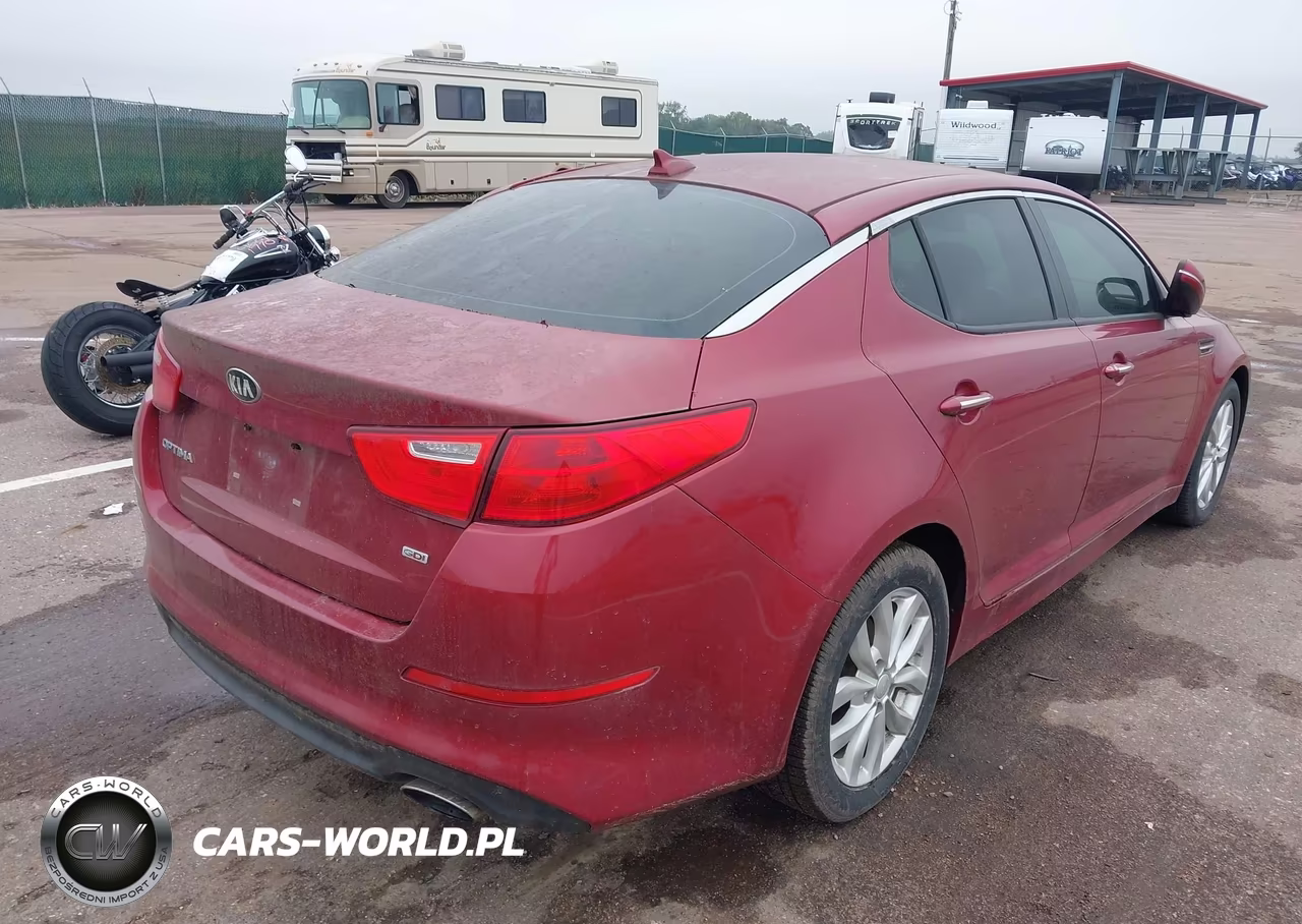 2015 Kia Optima Lx VIN:5XXGM4A75FG477598 - 4