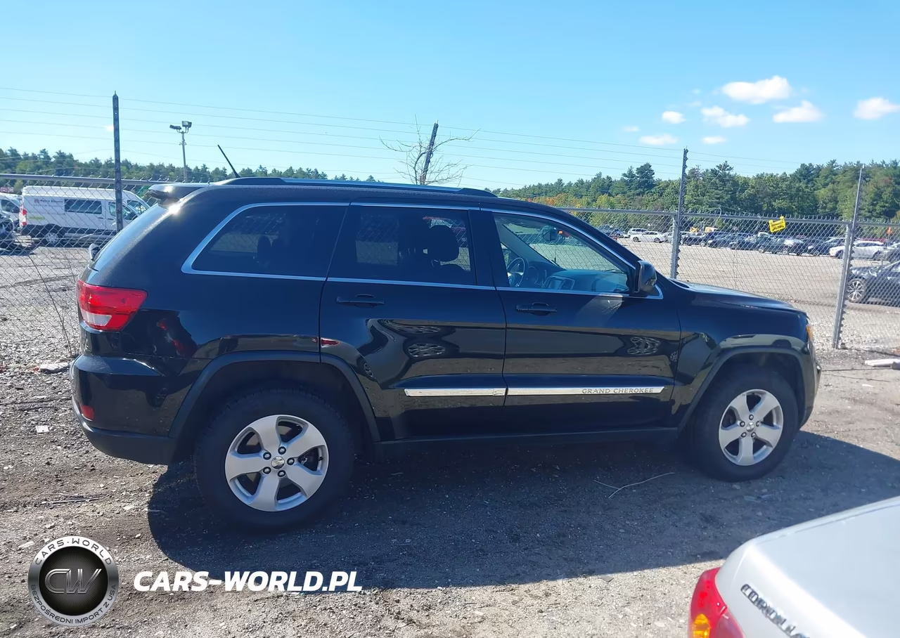 2013 Jeep Grand Cherokee Laredo VIN:1C4RJFAG4DC544489 - 13