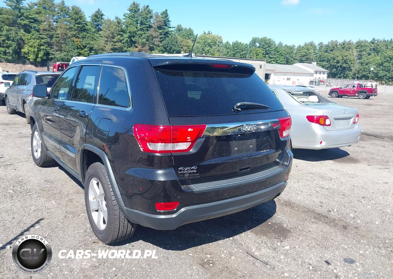 2013 Jeep Grand Cherokee Laredo VIN:1C4RJFAG4DC544489 - 3