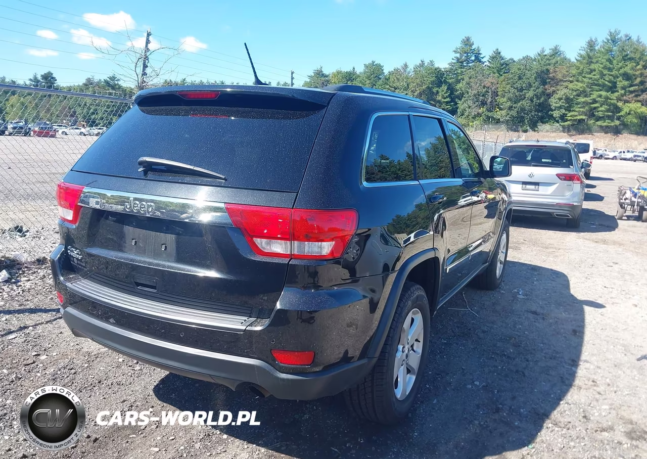 2013 Jeep Grand Cherokee Laredo VIN:1C4RJFAG4DC544489 - 4