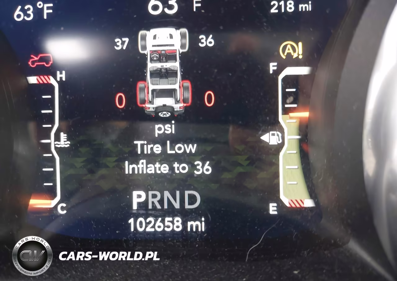 2019 Jeep Wrangler Unlimited Sahara 4X4 VIN:1C4HJXEG9KW555818 - 15