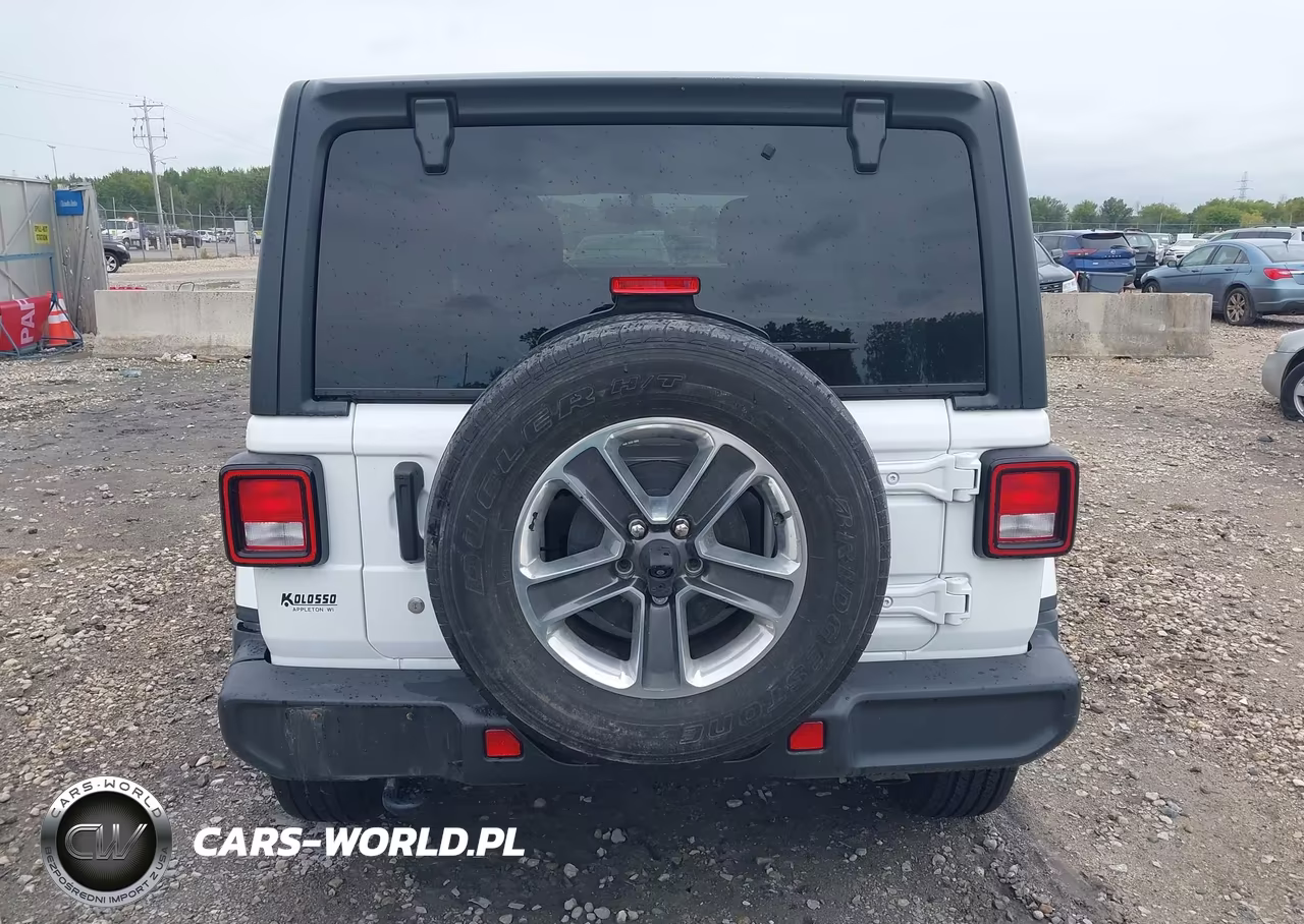 2019 Jeep Wrangler Unlimited Sahara 4X4 VIN:1C4HJXEG9KW555818 - 16