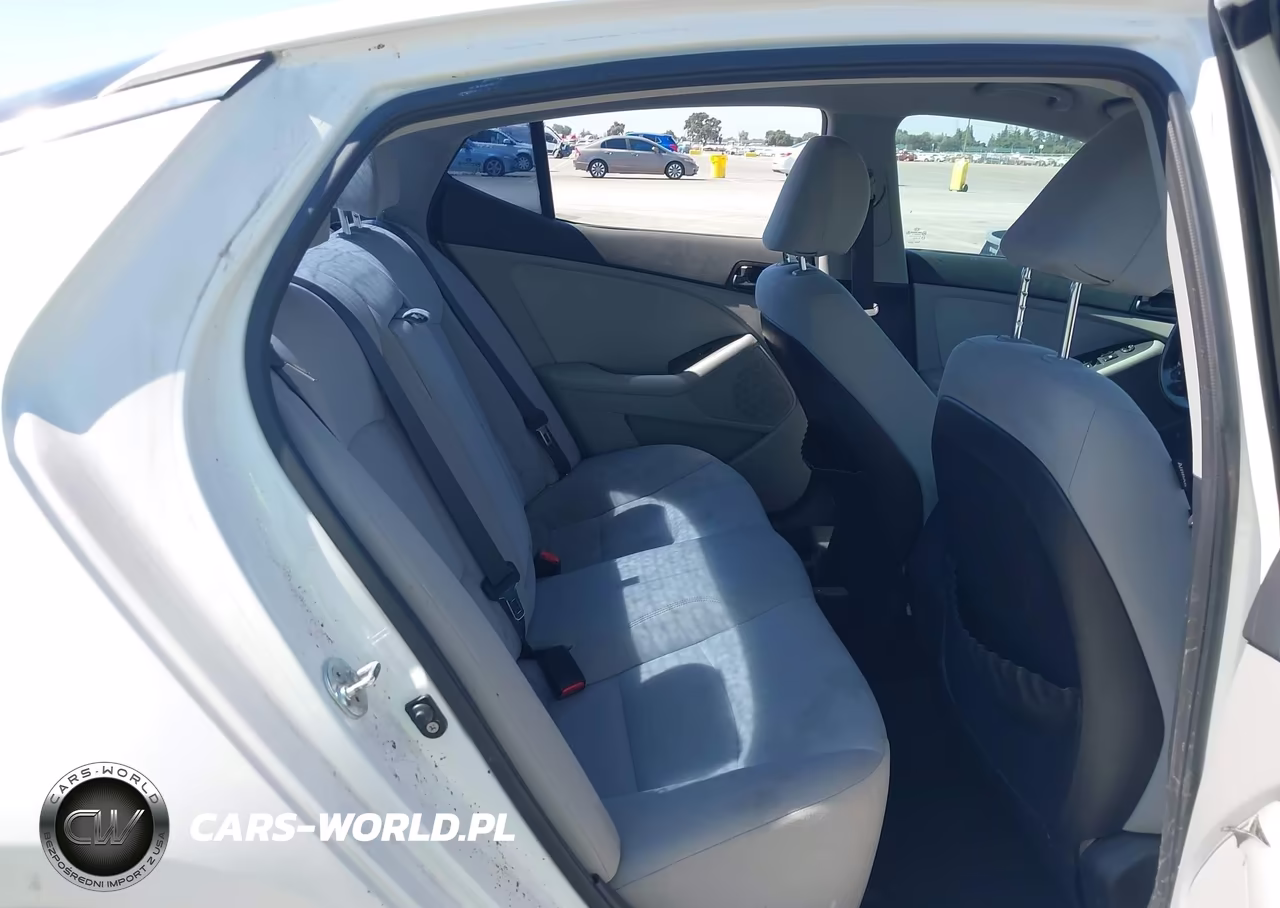 2014 Kia Optima Lx VIN:KNAGM4A78E5468765 - 8