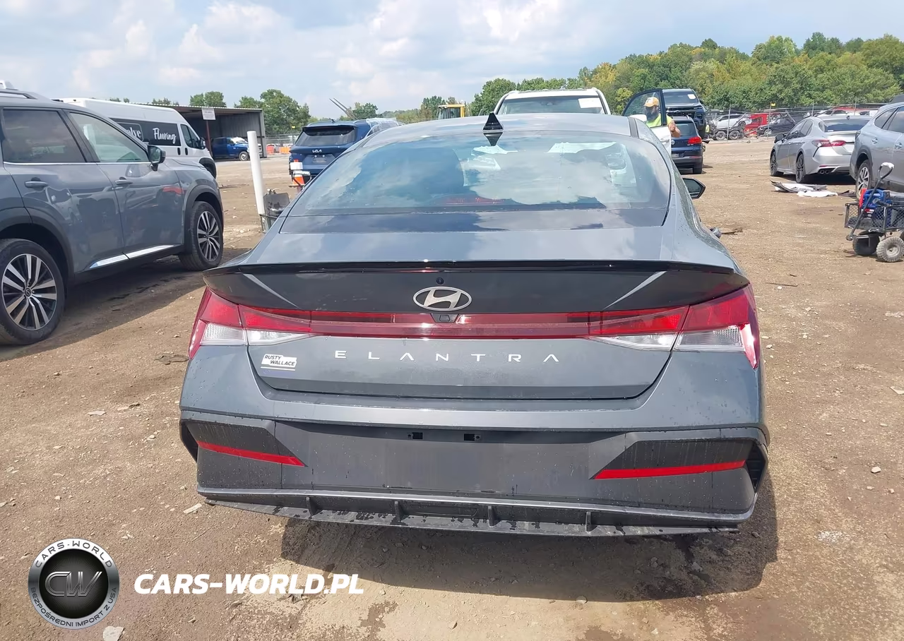2025 Hyundai Elantra Sel Sport VIN:KMHLM4DG9SU009058 - 16
