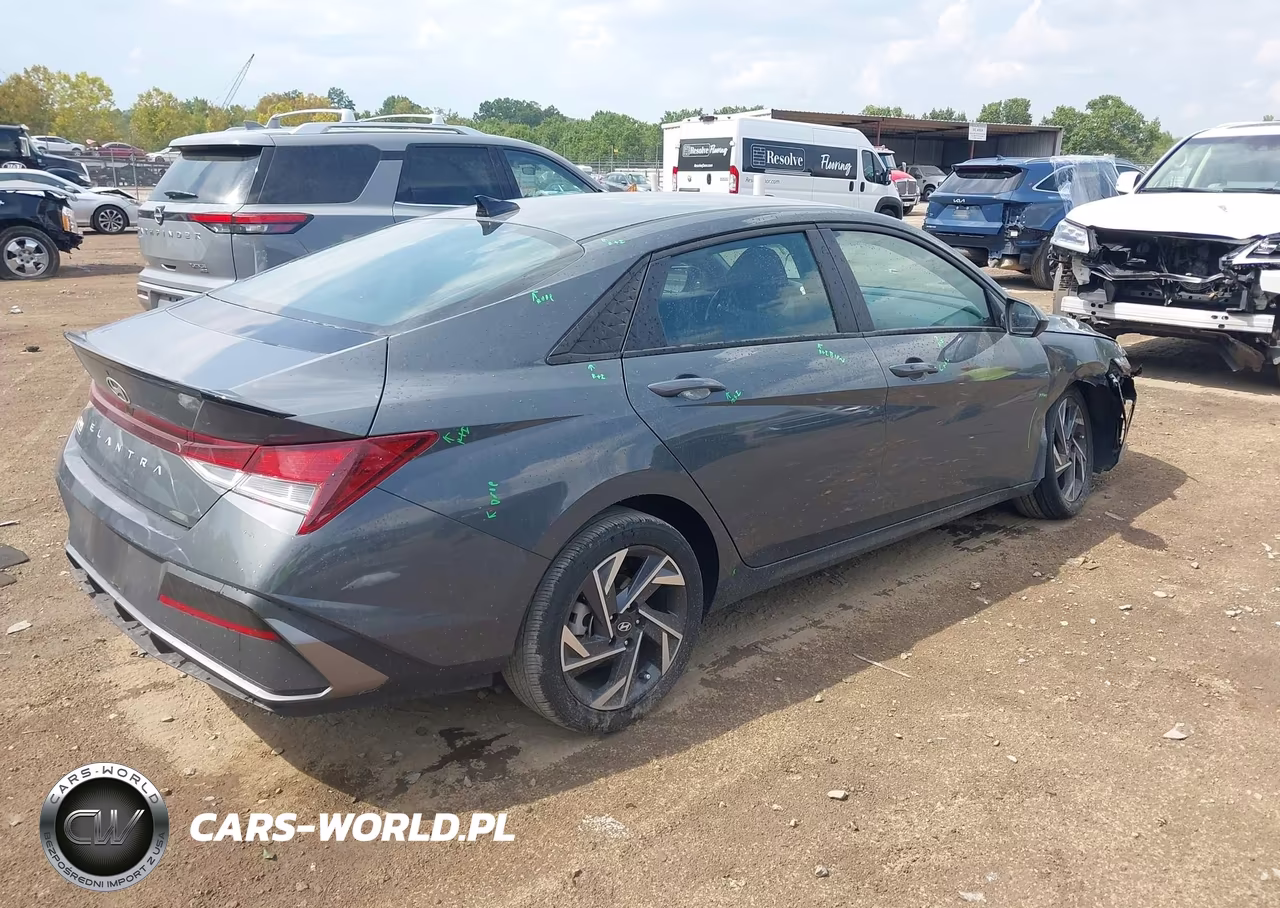 2025 Hyundai Elantra Sel Sport VIN:KMHLM4DG9SU009058 - 4