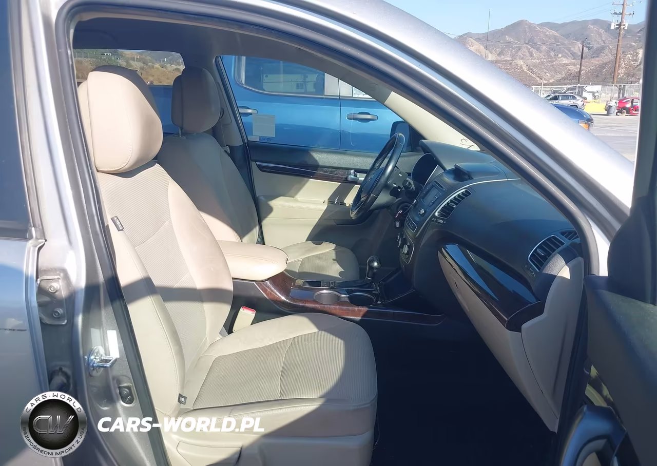 2014 Kia Sorento Lx VIN:5XYKT3A68EG434513 - 5