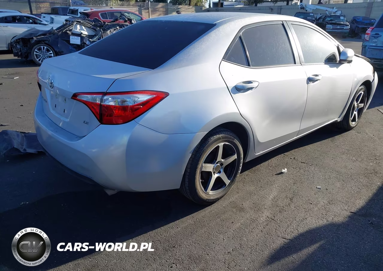 2016 Toyota Corolla Le VIN:2T1BURHE4GC549752 - 4
