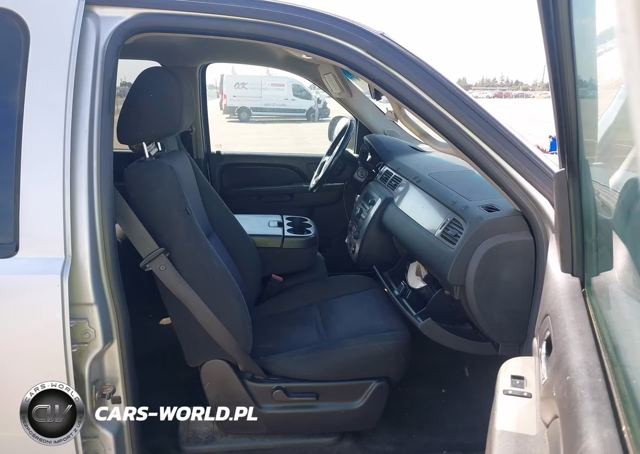 2010 Chevrolet Tahoe Ls VIN:1GNUKAE01AR176831 - 5