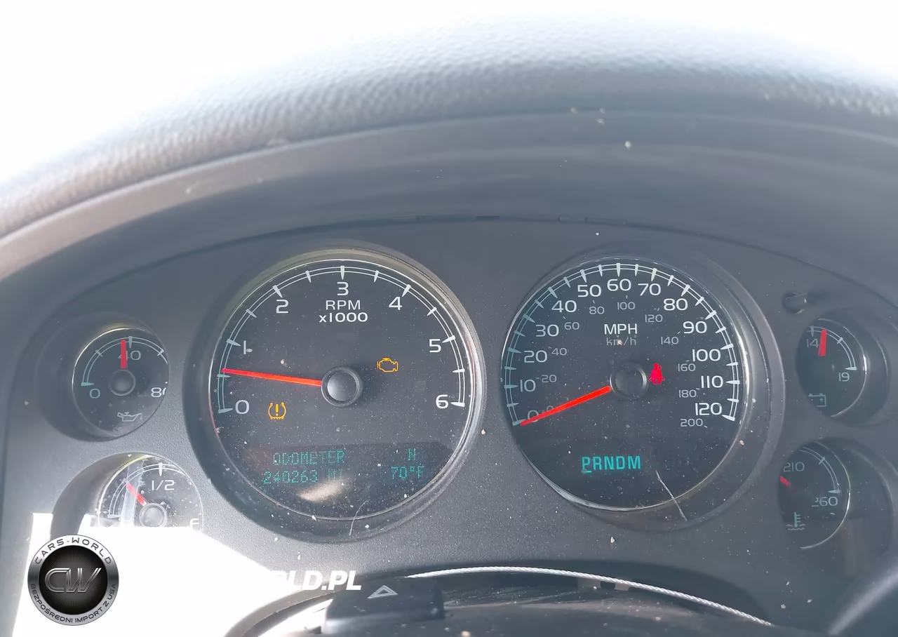 2010 Chevrolet Tahoe Ls VIN:1GNUKAE01AR176831 - 7