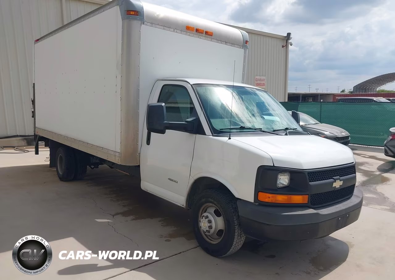 2015 Chevrolet Express Cutaway 4500 VIN:1GB6G6CGXF1117299 - 1