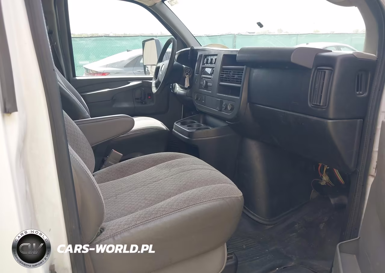 2015 Chevrolet Express Cutaway 4500 VIN:1GB6G6CGXF1117299 - 5