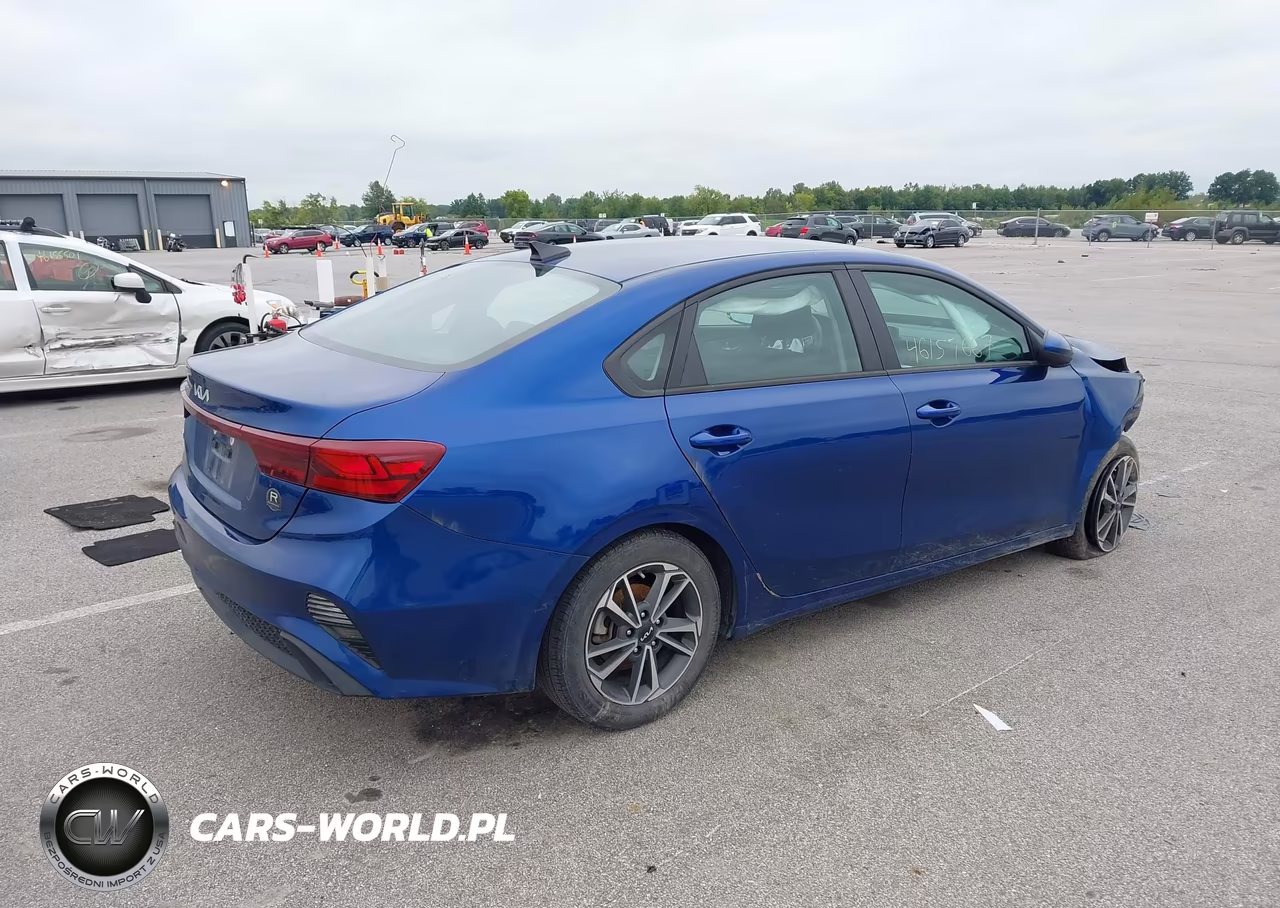 2022 Kia Forte Lxs VIN:3KPF24AD5NE478751 - 4