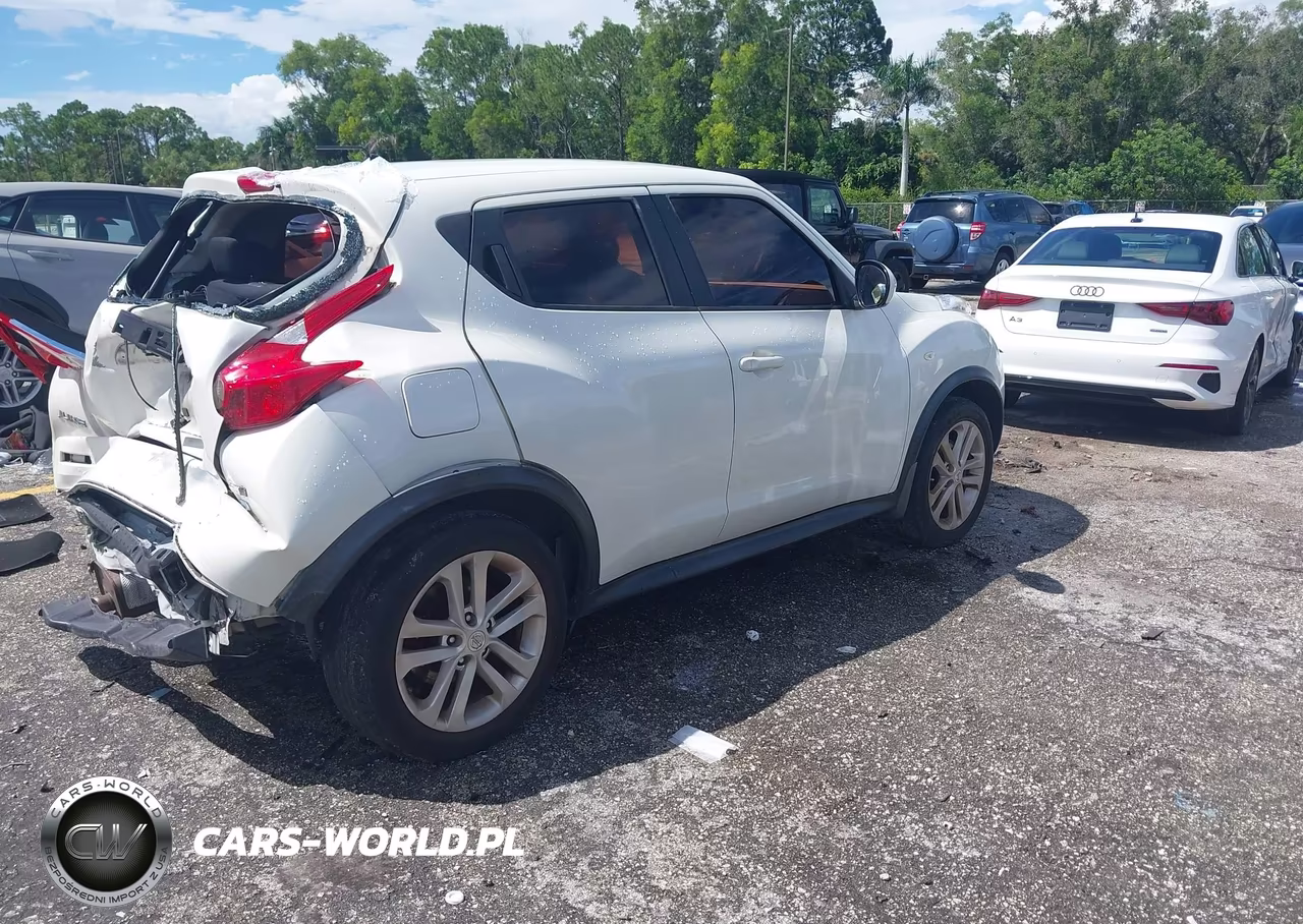 2013 Nissan Juke S VIN:JN8AF5MR0DT202743 - 4