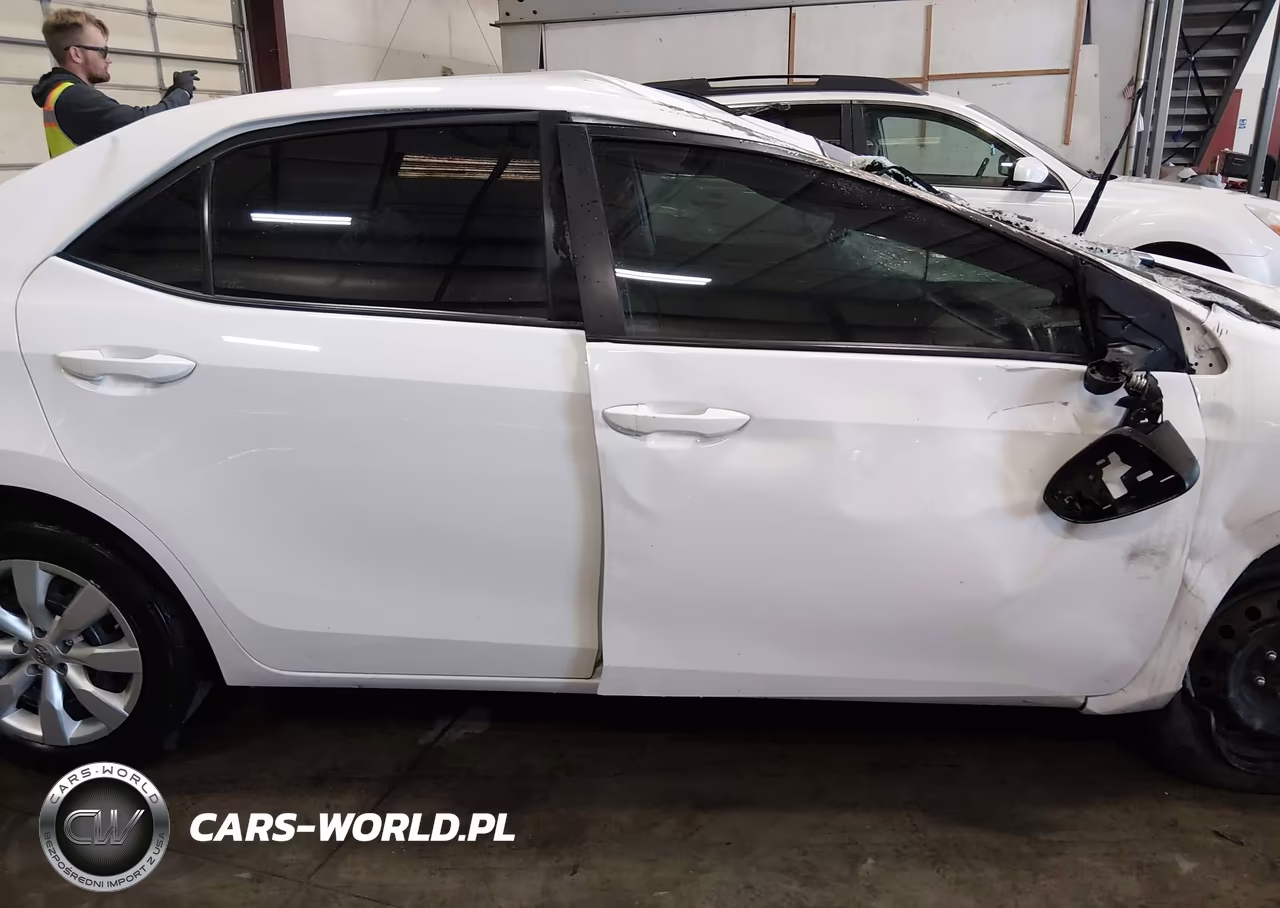 2016 Toyota Corolla Le VIN:2T1BURHE6GC660271 - 14