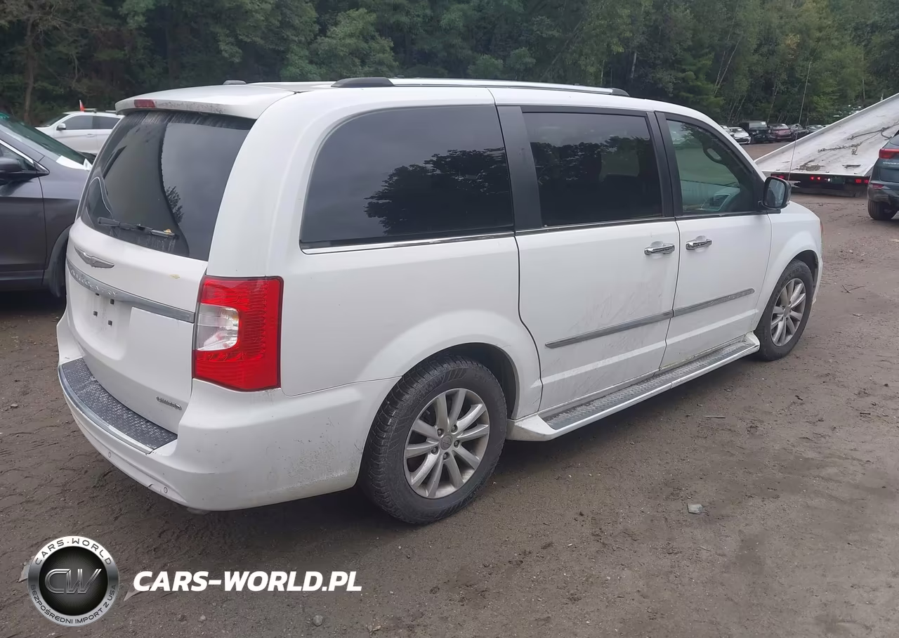 2015 Chrysler Town & Country Limited Platinum VIN:2C4RC1GG4FR753715 - 4