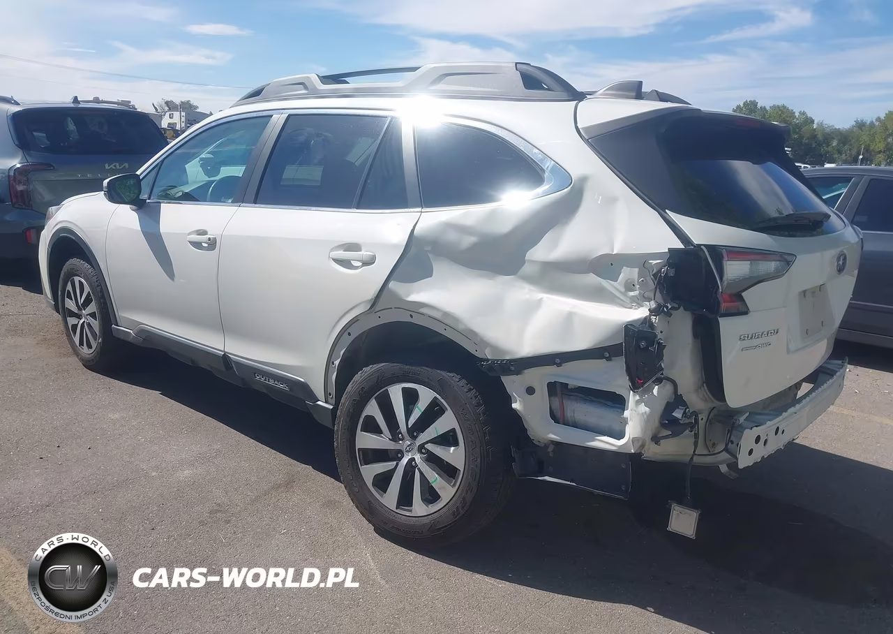 2020 Subaru Outback Premium VIN:4S4BTAEC7L3132955 - 3