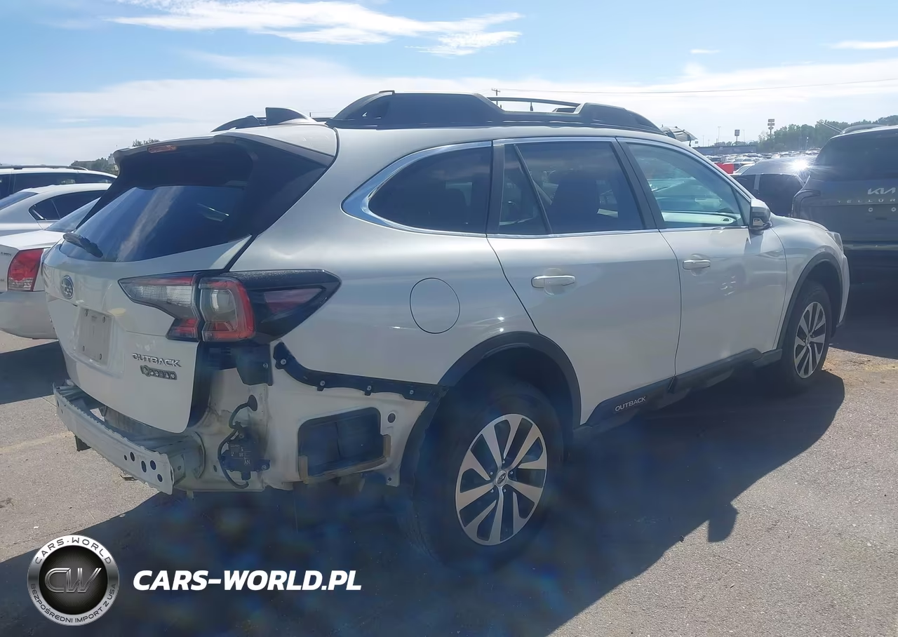 2020 Subaru Outback Premium VIN:4S4BTAEC7L3132955 - 4