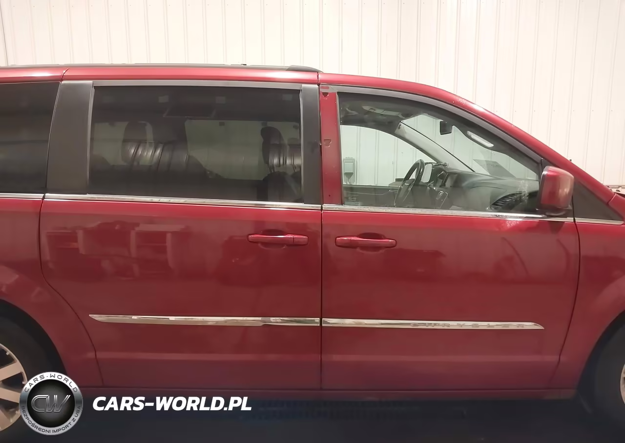2016 Chrysler Town & Country Touring VIN:2C4RC1BG6GR141430 - 13