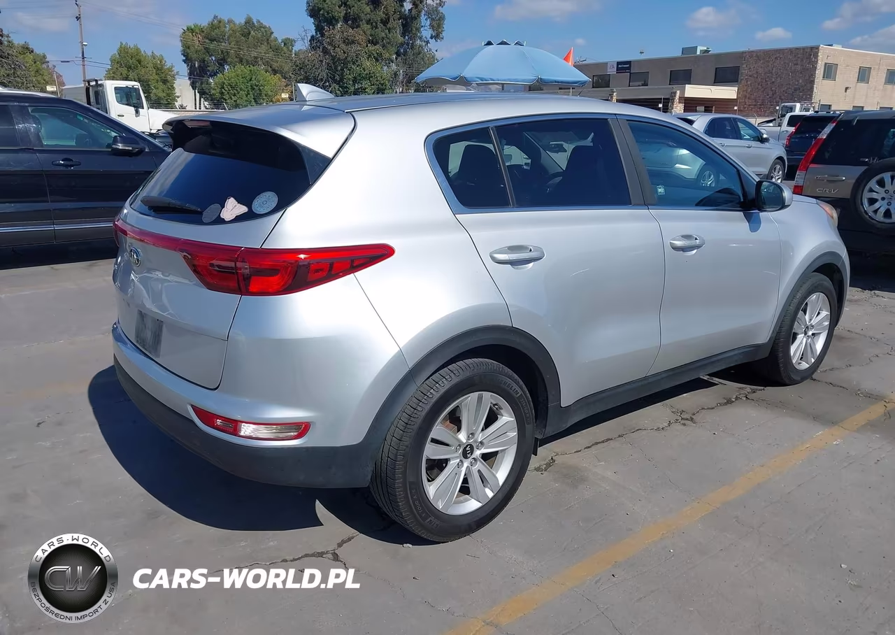 2018 Kia Sportage Lx VIN:KNDPM3AC0J7334065 - 4