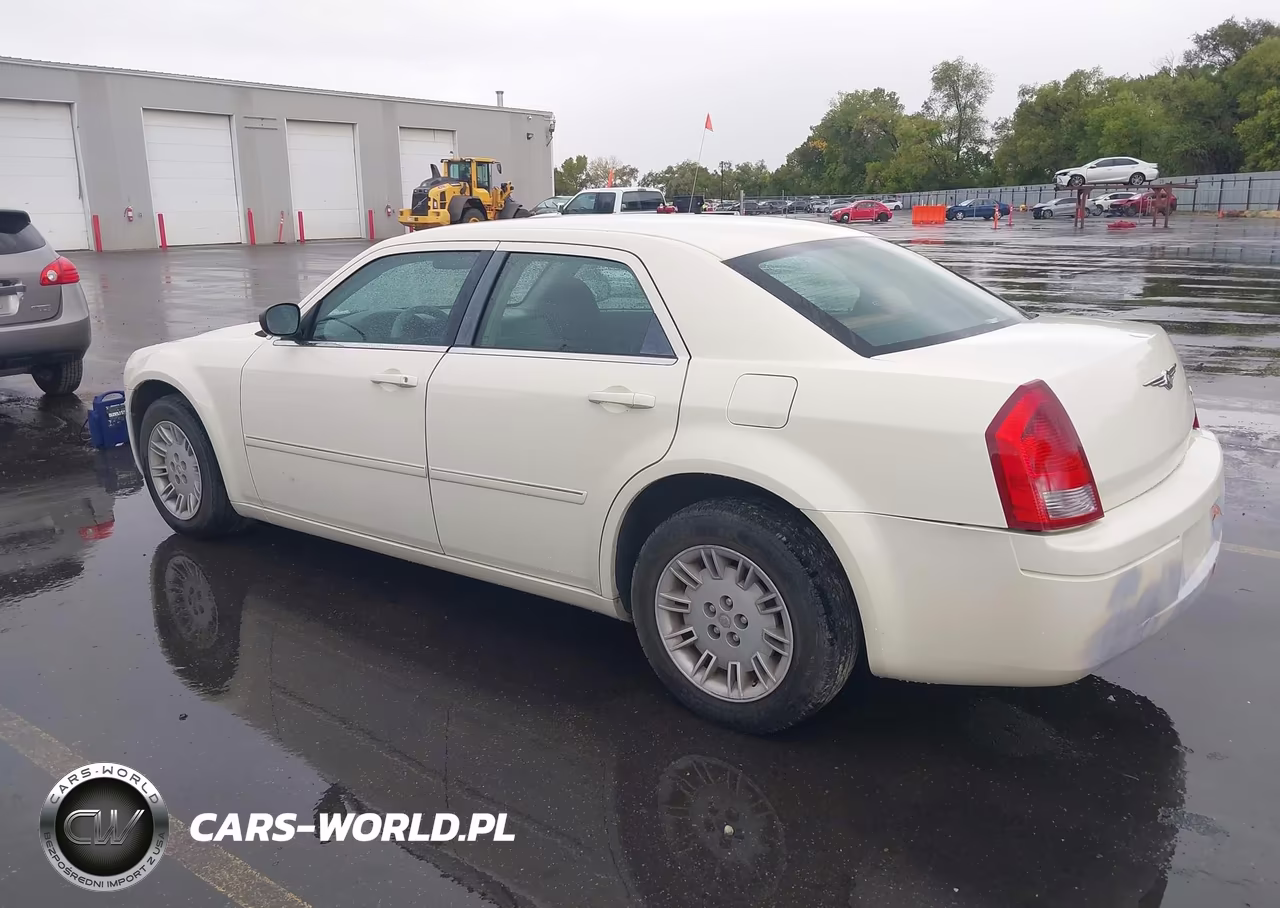 2007 Chrysler 300 VIN:2C3KA43R17H868381 - 3