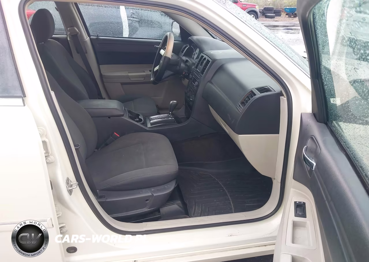 2007 Chrysler 300 VIN:2C3KA43R17H868381 - 5