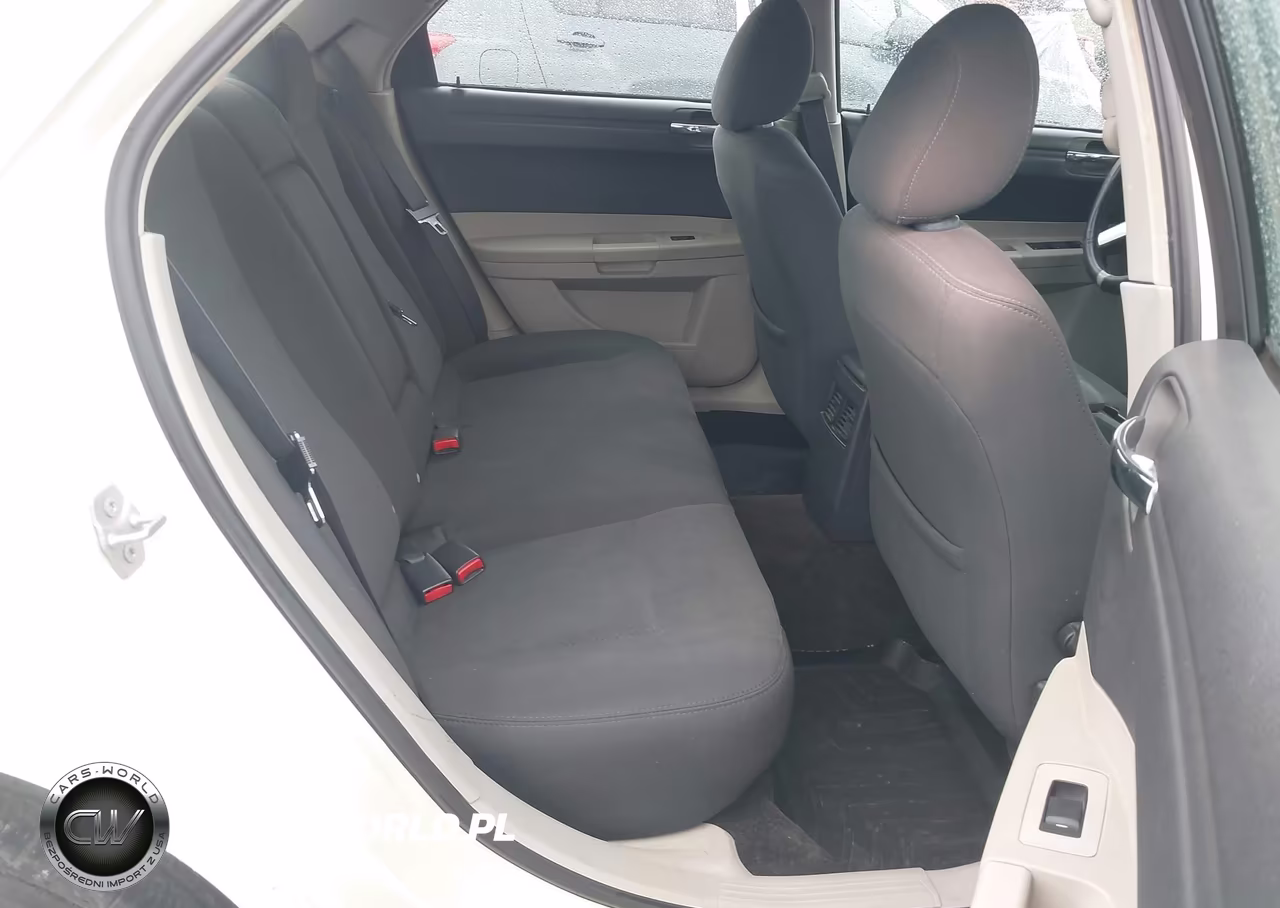 2007 Chrysler 300 VIN:2C3KA43R17H868381 - 8