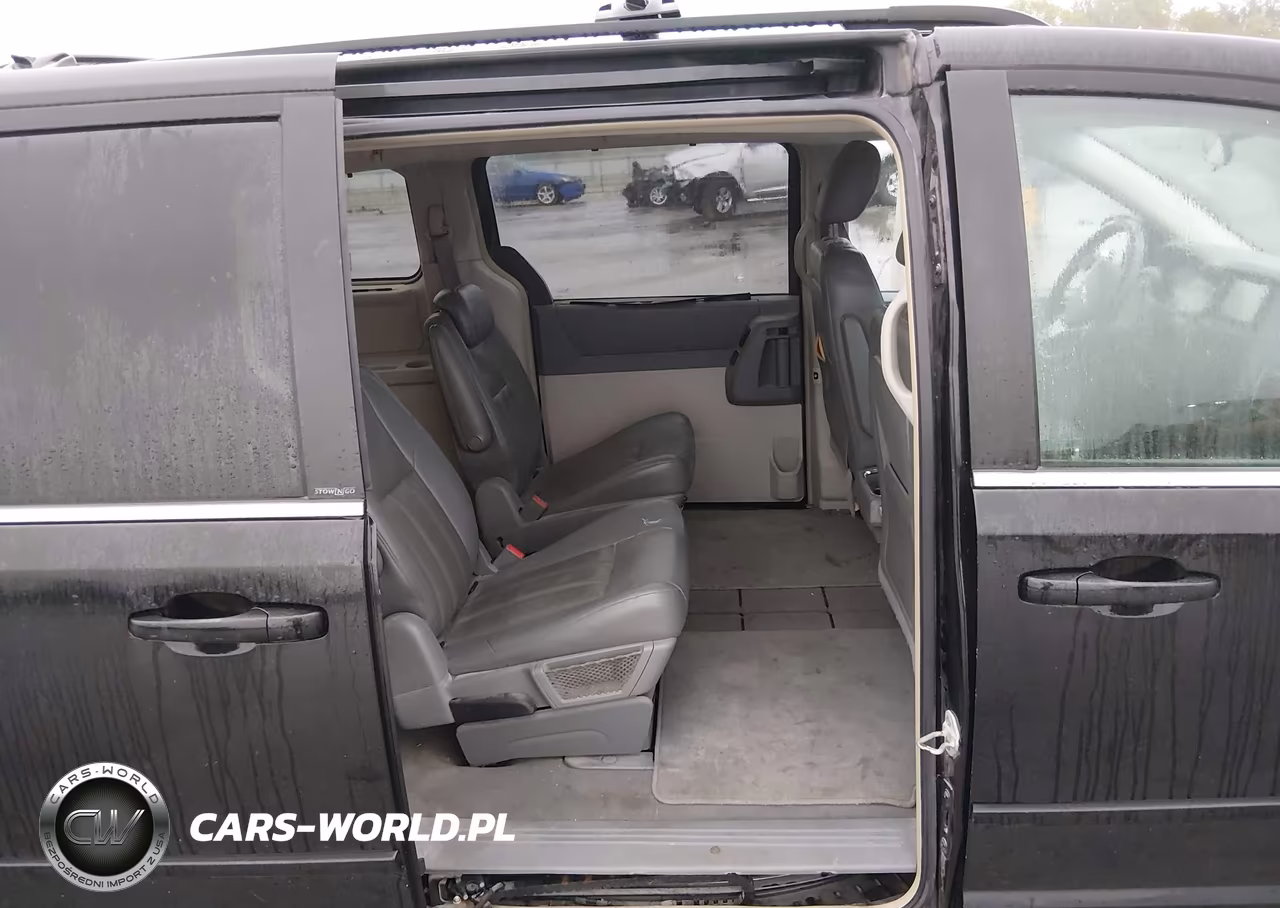 2008 Chrysler Town & Country Touring VIN:2A8HR54P88R613569 - 8