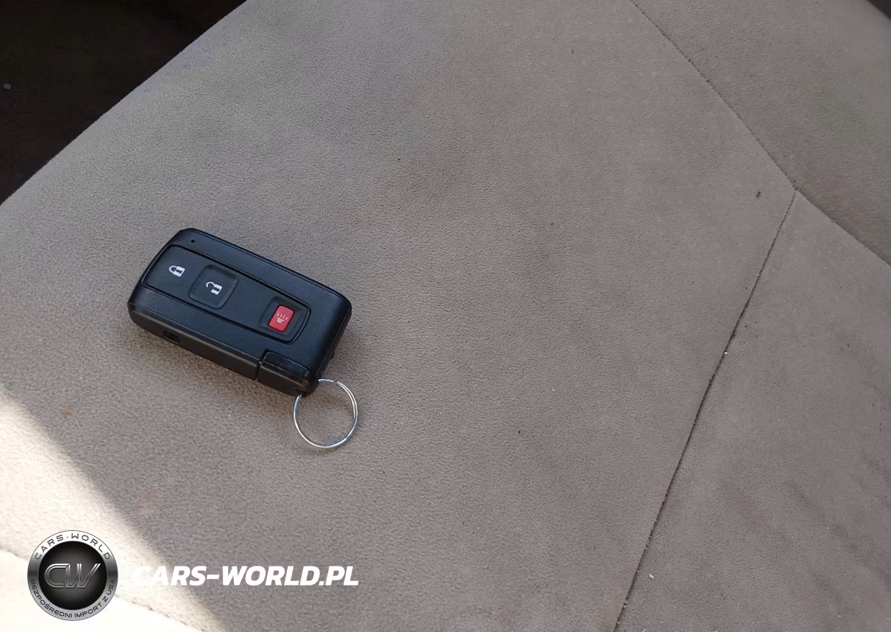 2007 Toyota Prius VIN:JTDKB20UX77684624 - 11
