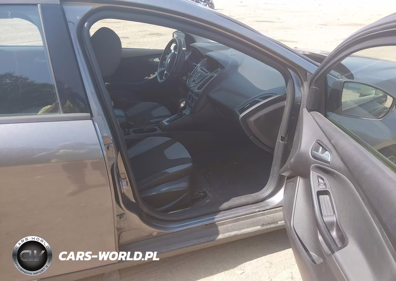 2014 Ford Focus Se VIN:1FADP3F20EL344947 - 5