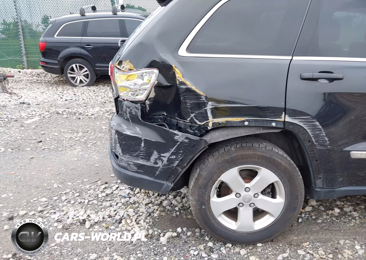 2012 Jeep Grand Cherokee Laredo VIN:1C4RJFAG8CC239463 - 13