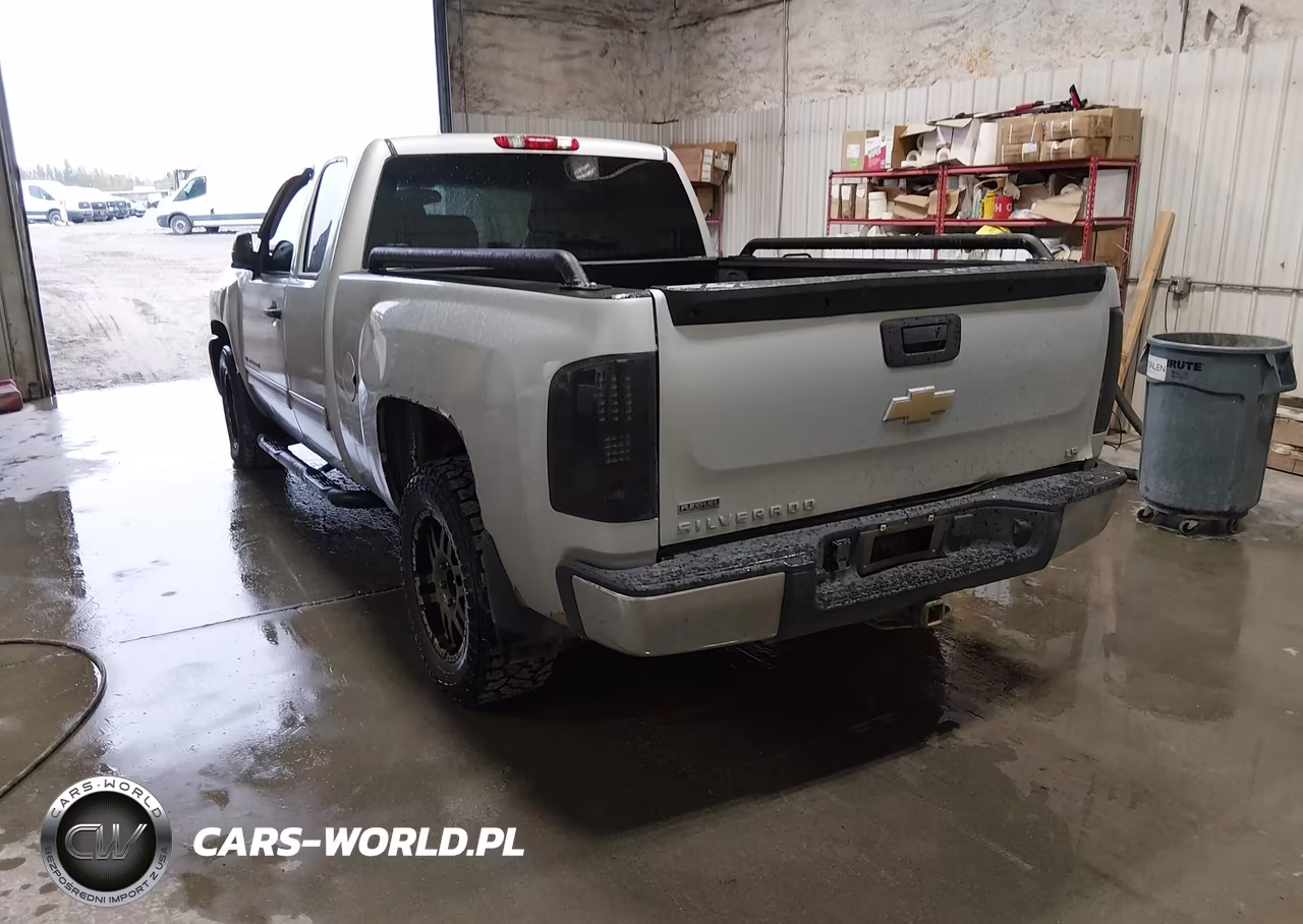 2011 Chevrolet Silverado 1500 Ls VIN:1GCRKREA5BZ426076 - 3